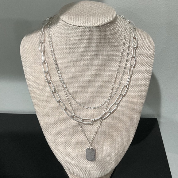 Tops - Bohemian “ Ginger “ Boho 3 Chain Link Necklace in Silver R1A